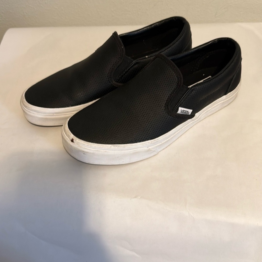 Vans women’s Black Slip-On Shoes
